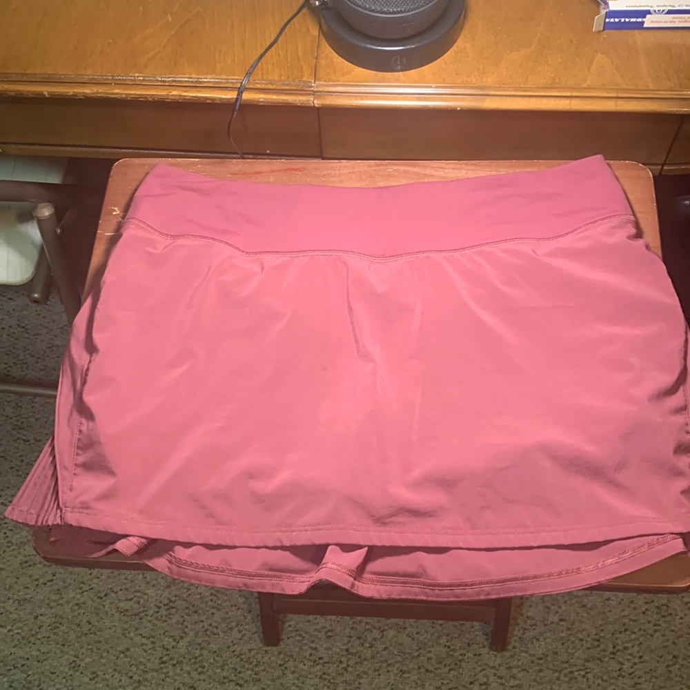 Lululemon skirt size 8